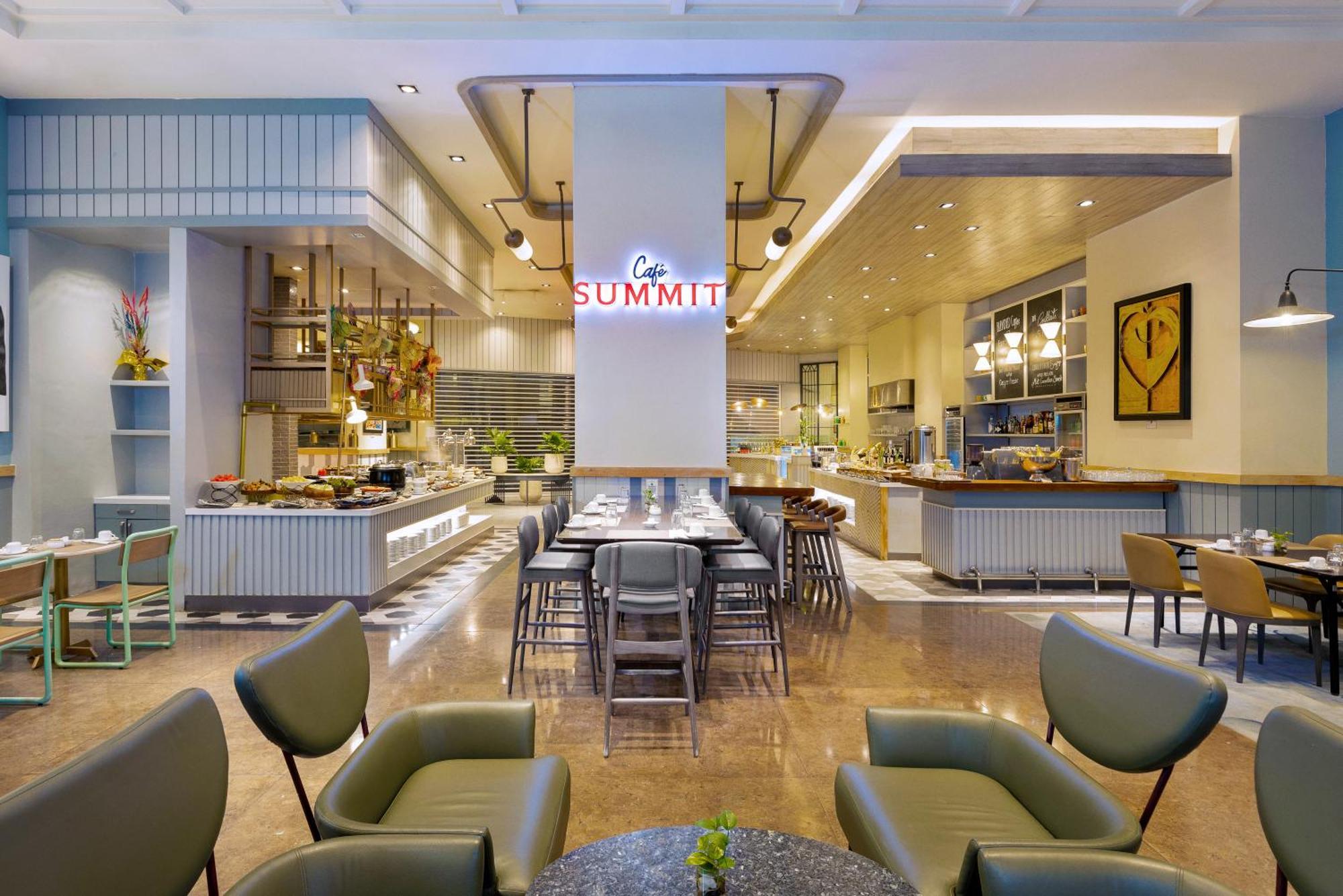 Summit Galleria Cebu Buitenkant foto